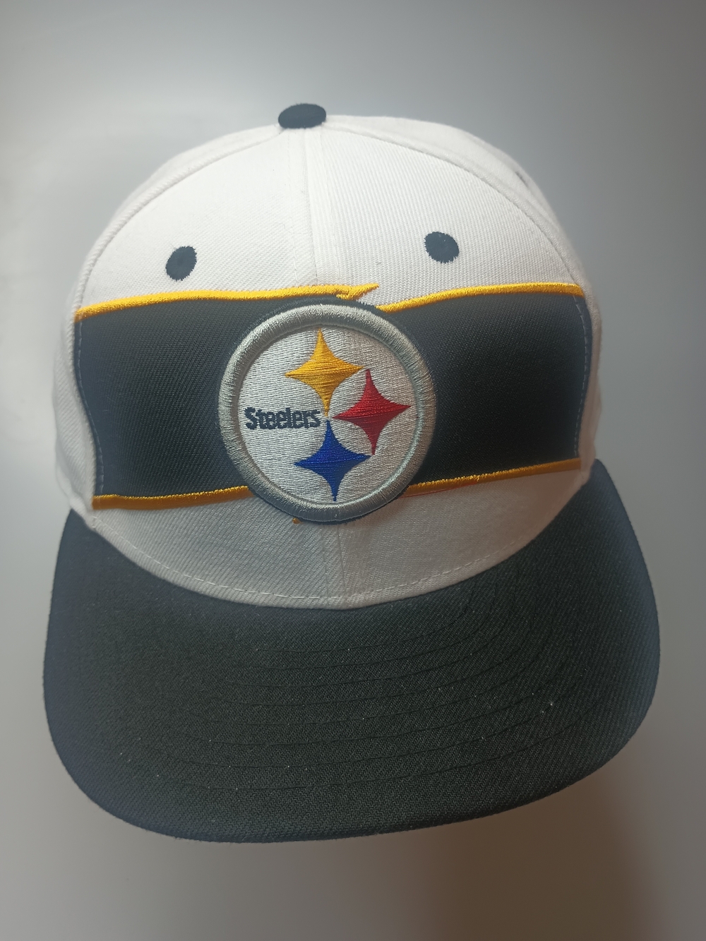 New Era Pittsburgh Steelers Snap Back Hat. NFL